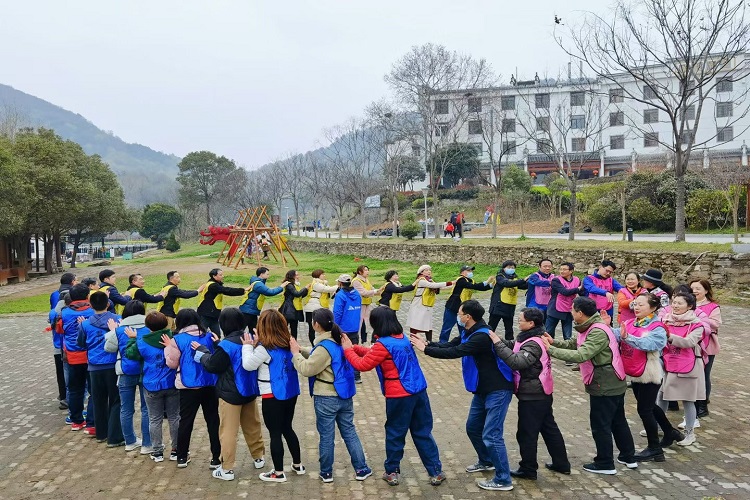 華中科技大學科發(fā)院木蘭勝天農(nóng)莊一日拓展