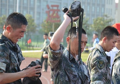 武漢軍械士官學校首屆慈善趣味運動會嘉年華